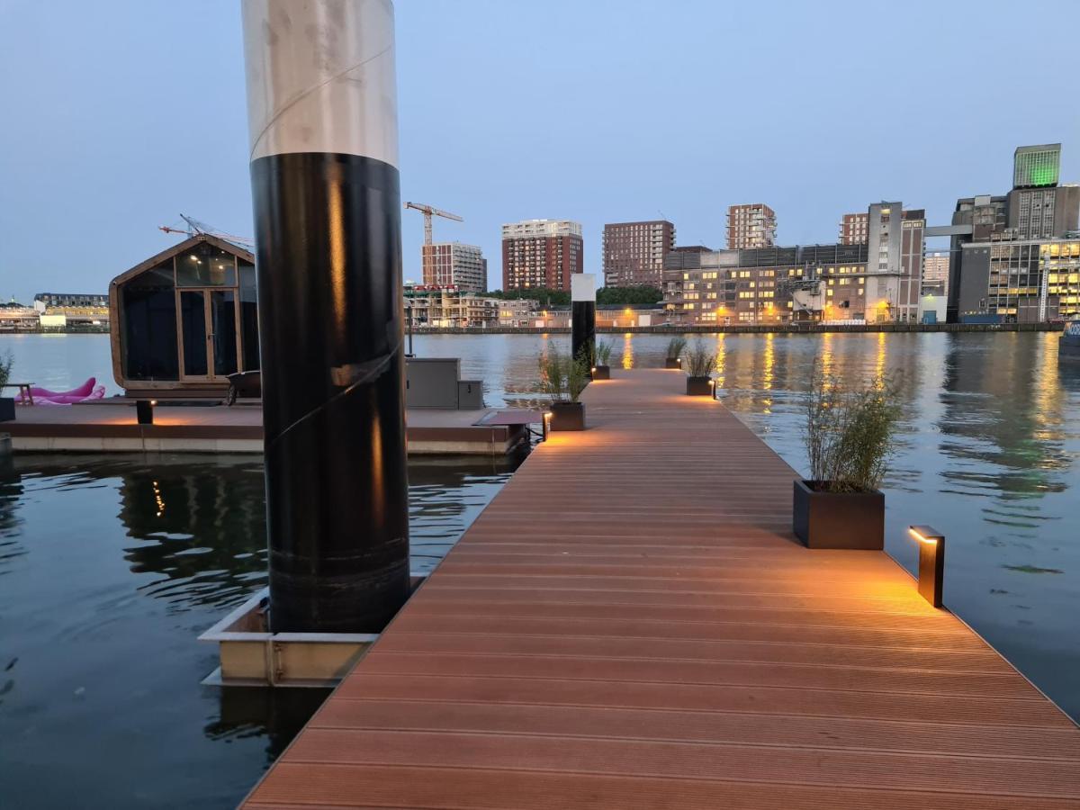 ホテル Wikkelboat Nr2 At Floating Rotterdam Rijnhaven エクステリア 写真